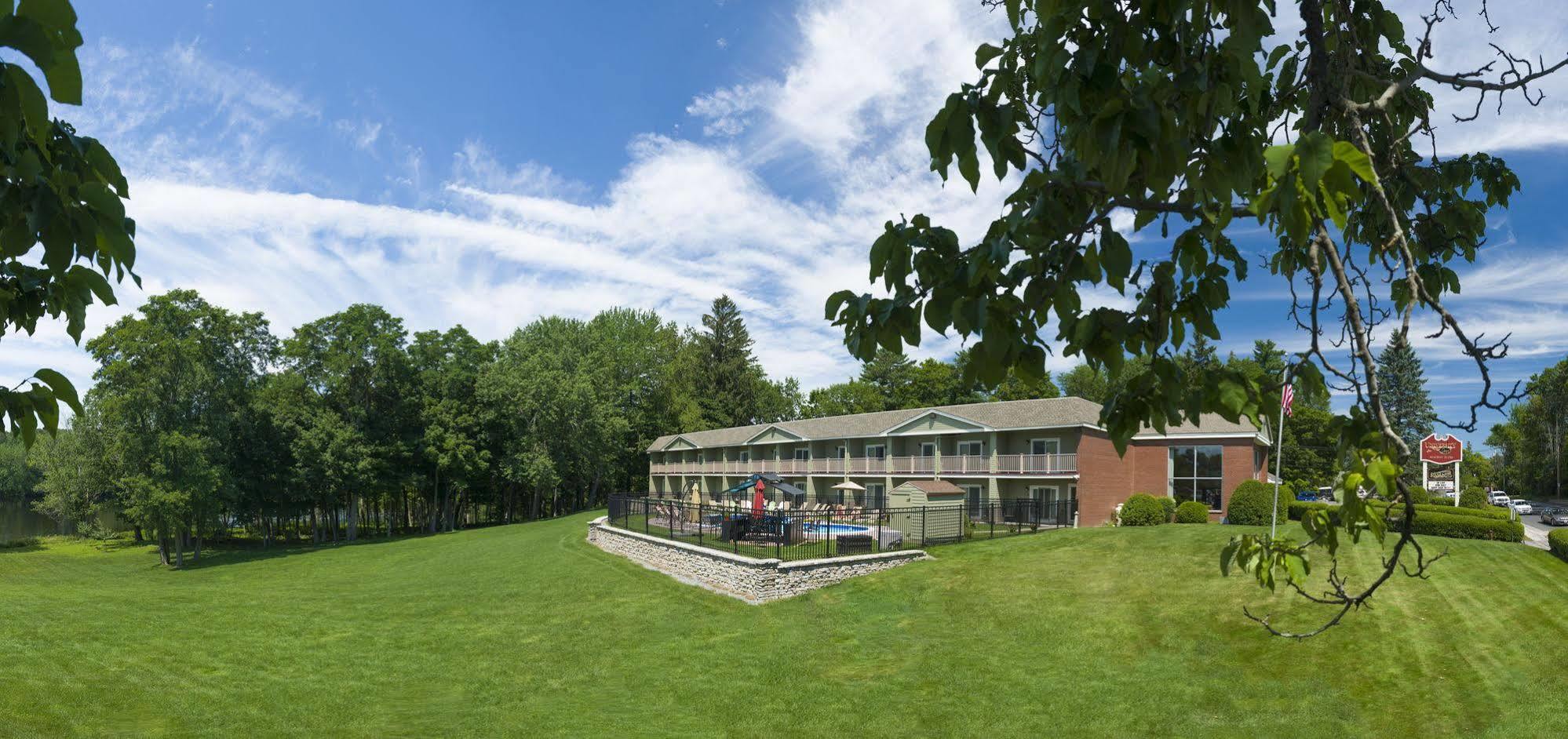 University Inn Academic Suites Orono Exterior foto